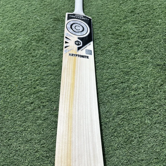 Criccounty Mid Range Cricket Bat - Youth Harrow / Size 6 (Ready to play)